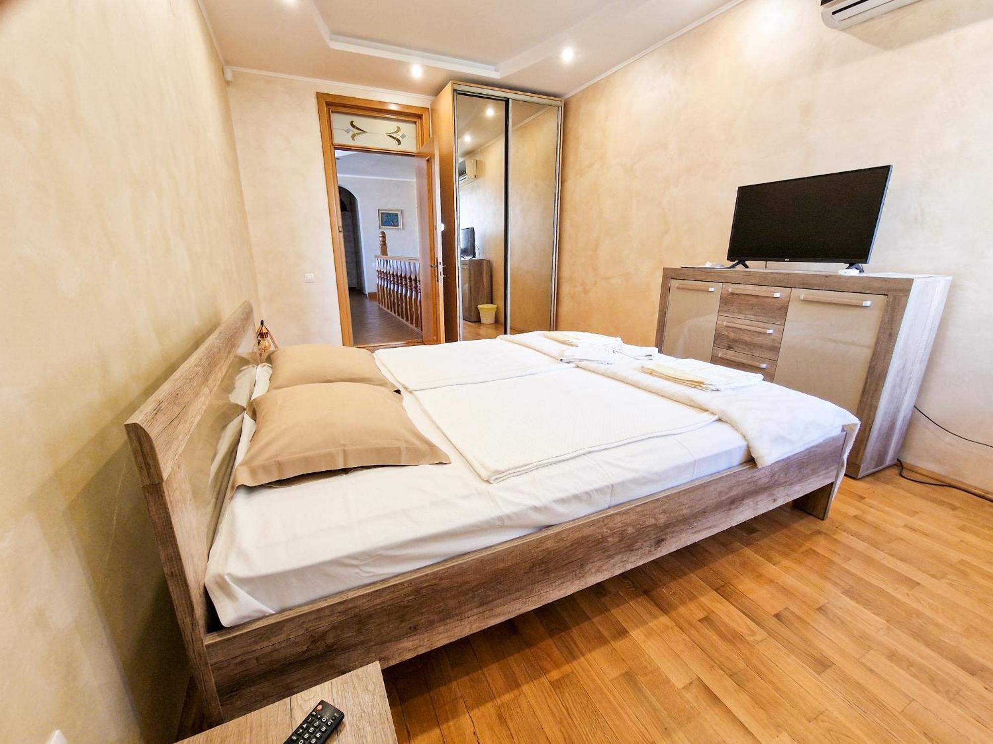 Casa Edwin Bed & Breakfast Constanta Bagian luar foto
